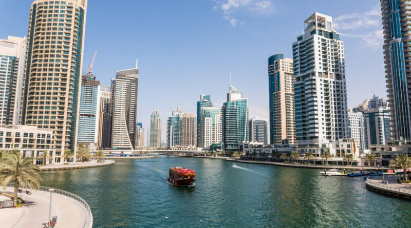 Dubaj hlavní město Spojených arabských emirátů